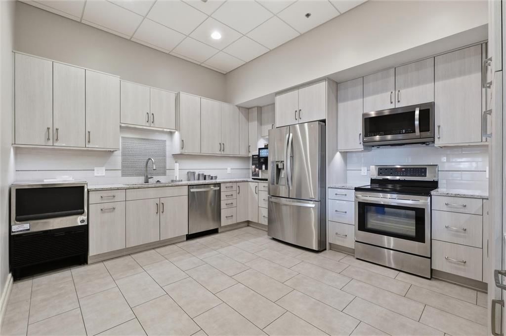 4900 Central #305 Street — photo 28