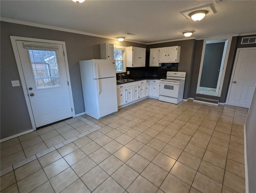 184 W Center Street — photo 30