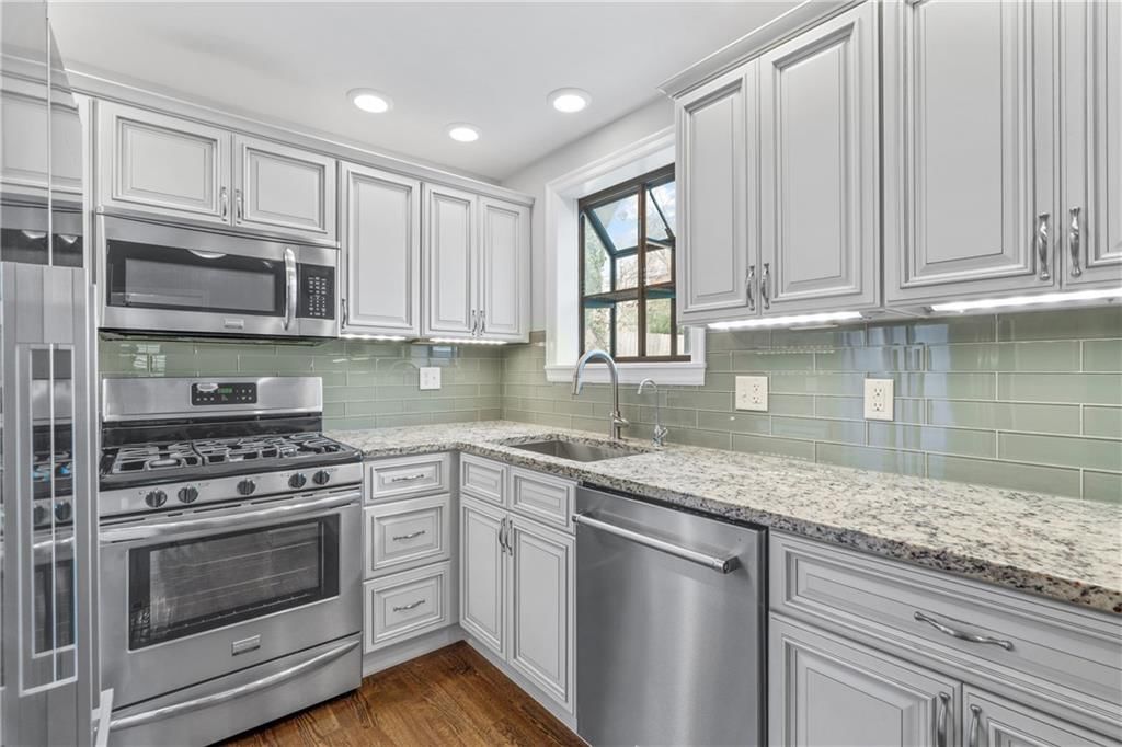 616 E 66th Street — photo 11