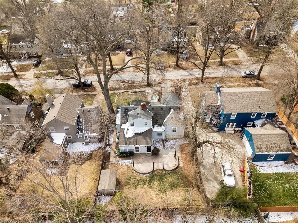 616 E 66th Street — photo 31