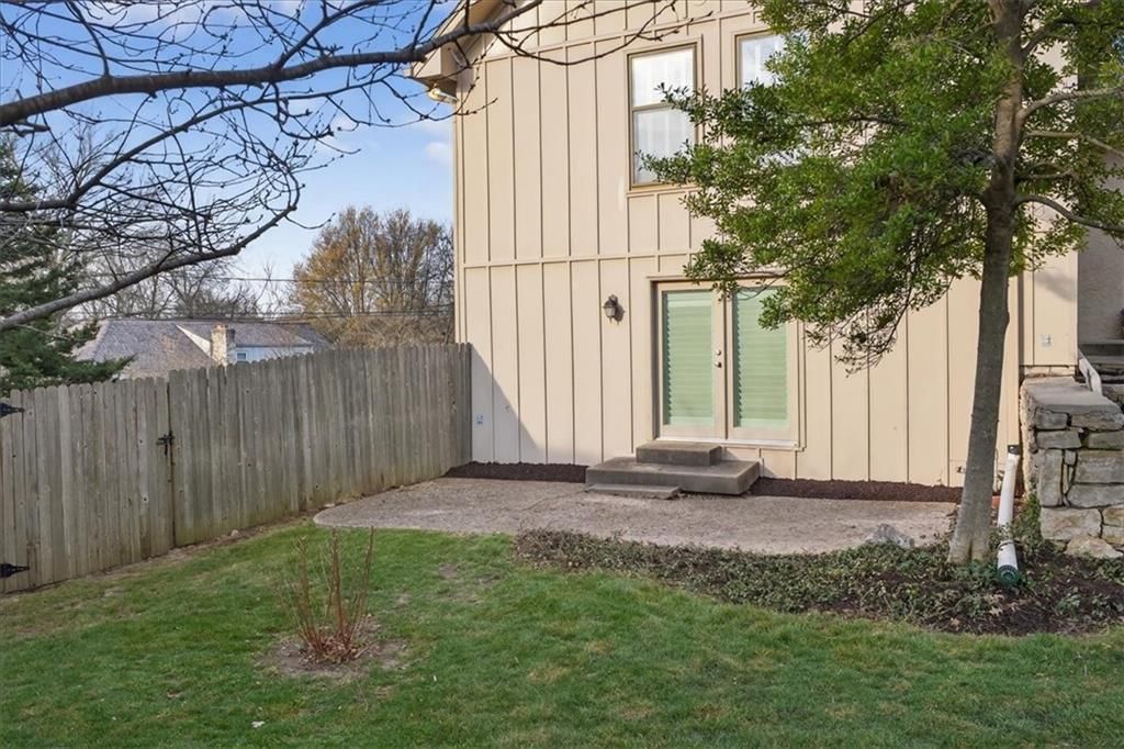 7407 W 101st Terrace — photo 46