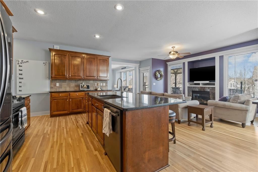 15914 W 161st Street — photo 5
