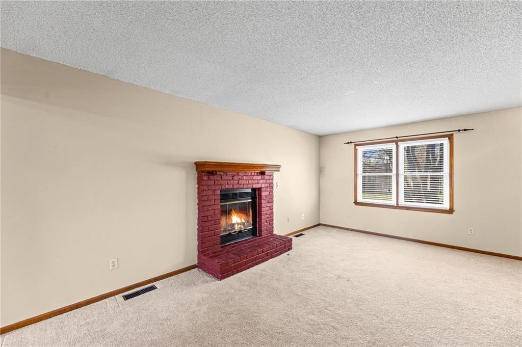 15052 W 139 Street — photo 4