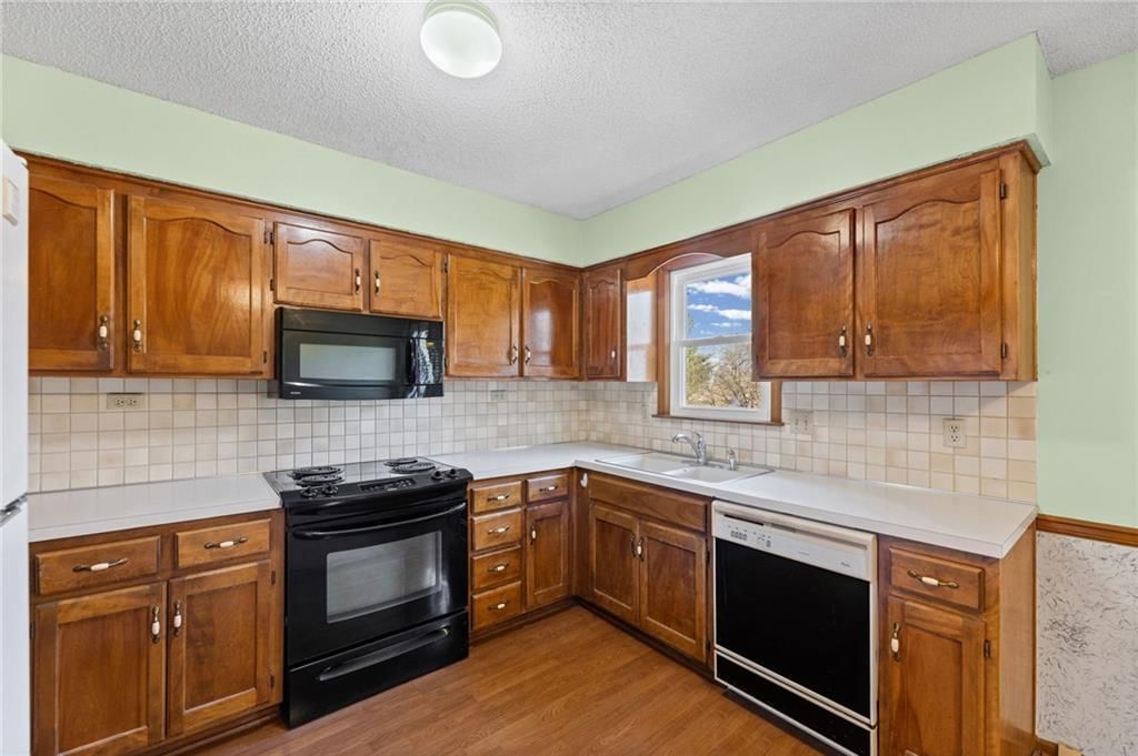 15052 W 139 Street — photo 10