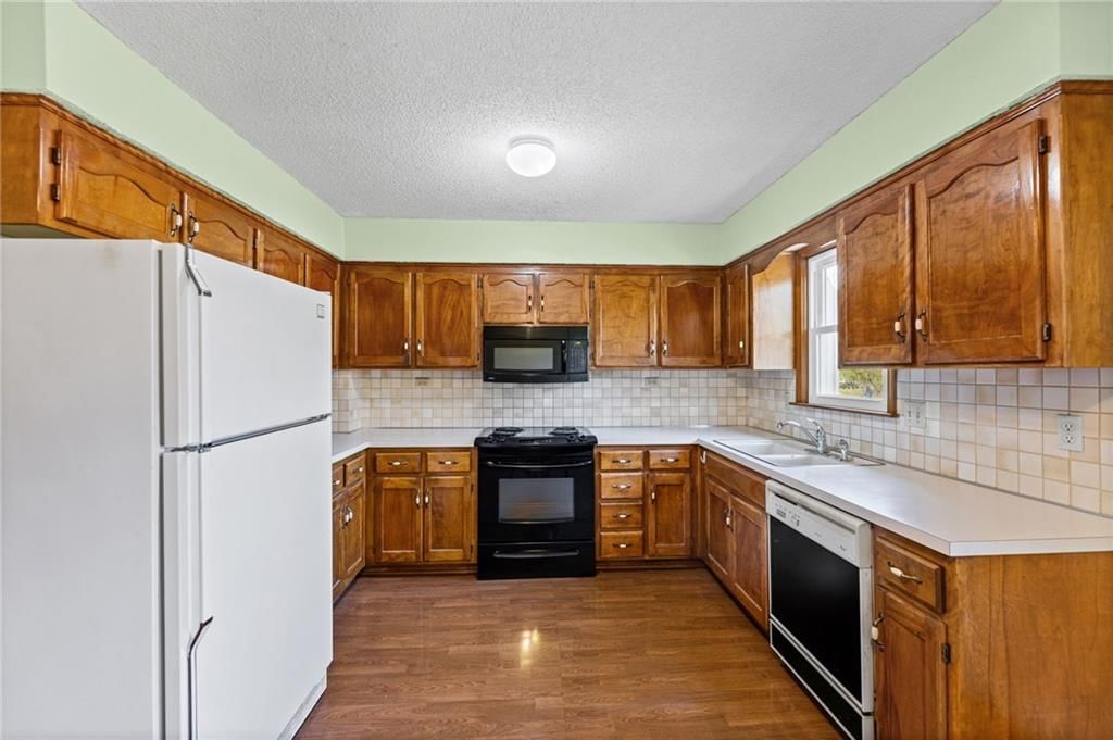 15052 W 139 Street — photo 11