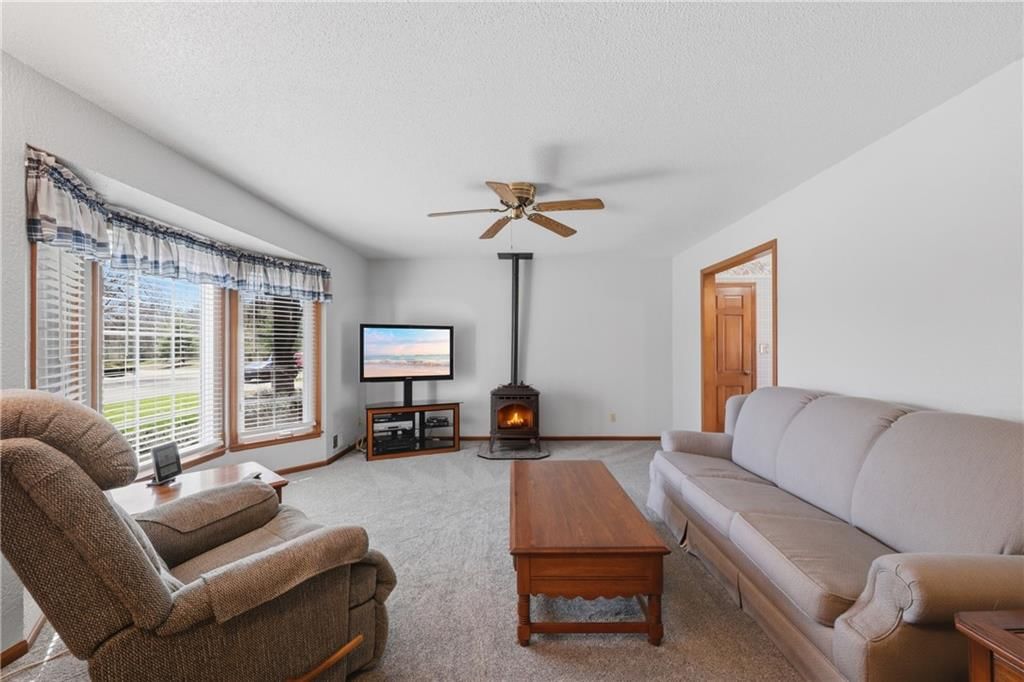 6828 Lakeshore Drive — photo 6