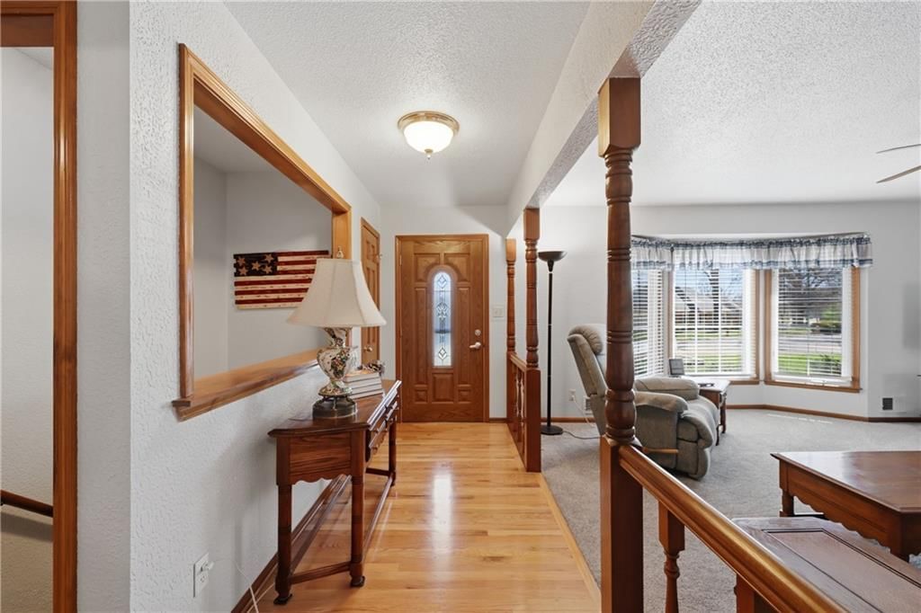 6828 Lakeshore Drive — photo 7