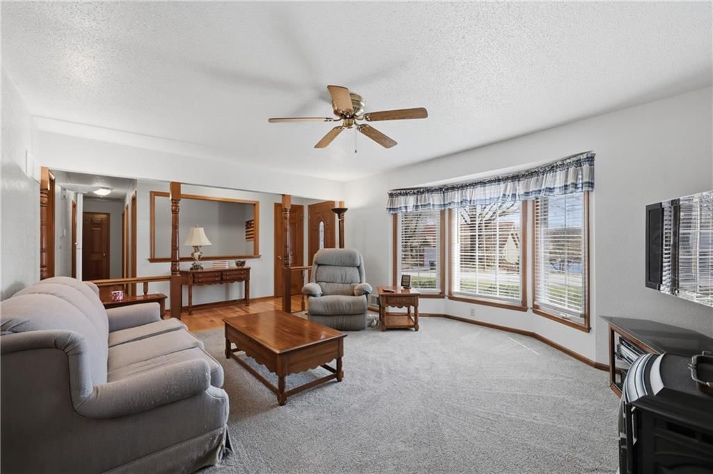 6828 Lakeshore Drive — photo 8