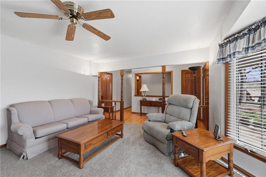 6828 Lakeshore Drive — photo 9