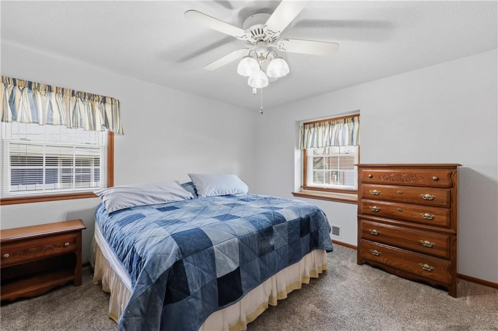 6828 Lakeshore Drive — photo 14