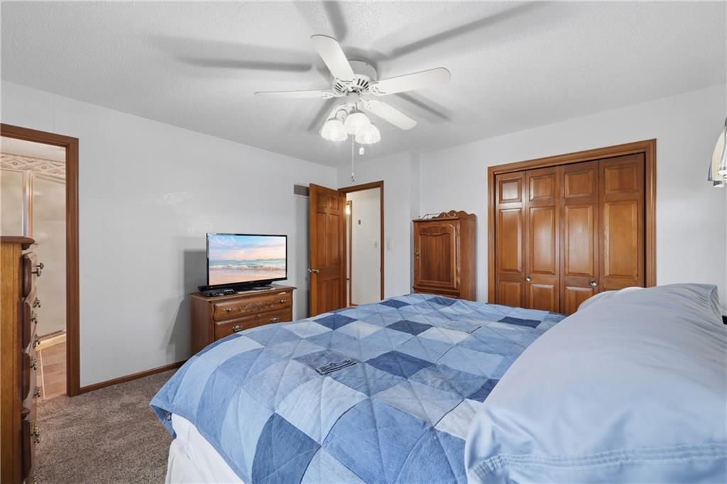 6828 Lakeshore Drive — photo 15