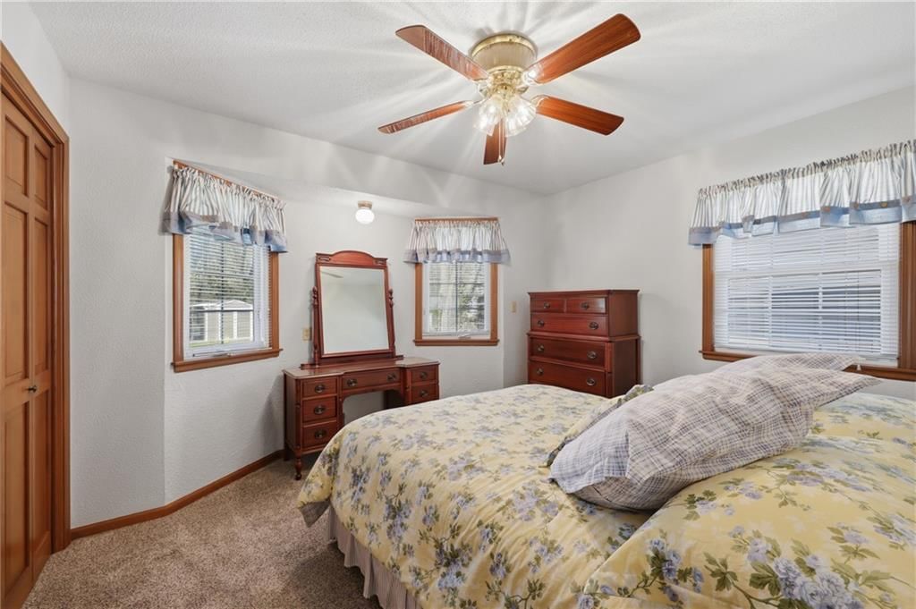 6828 Lakeshore Drive — photo 17