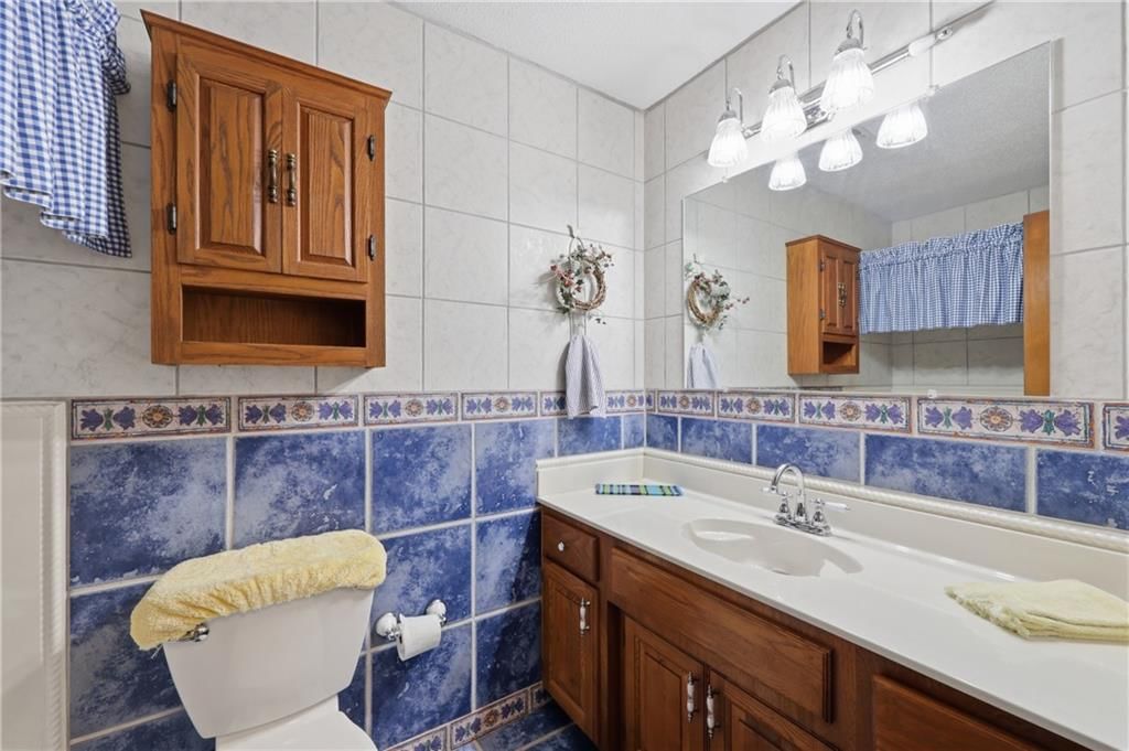 6828 Lakeshore Drive — photo 21