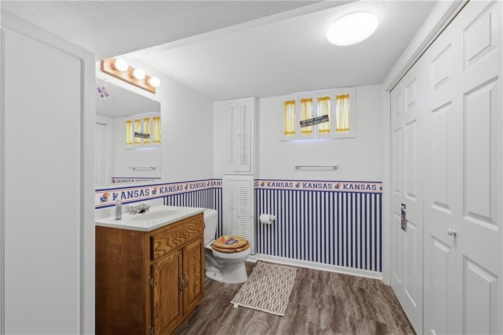 6828 Lakeshore Drive — photo 25