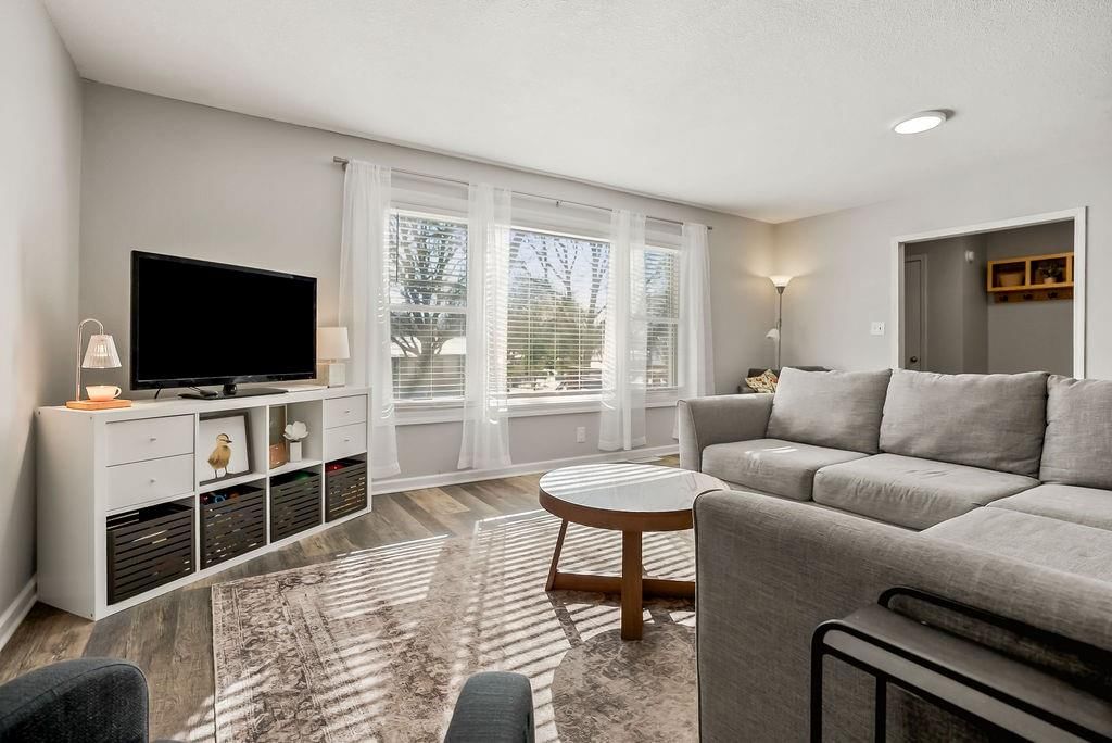 622 NW VILLAGE Drive — photo 7