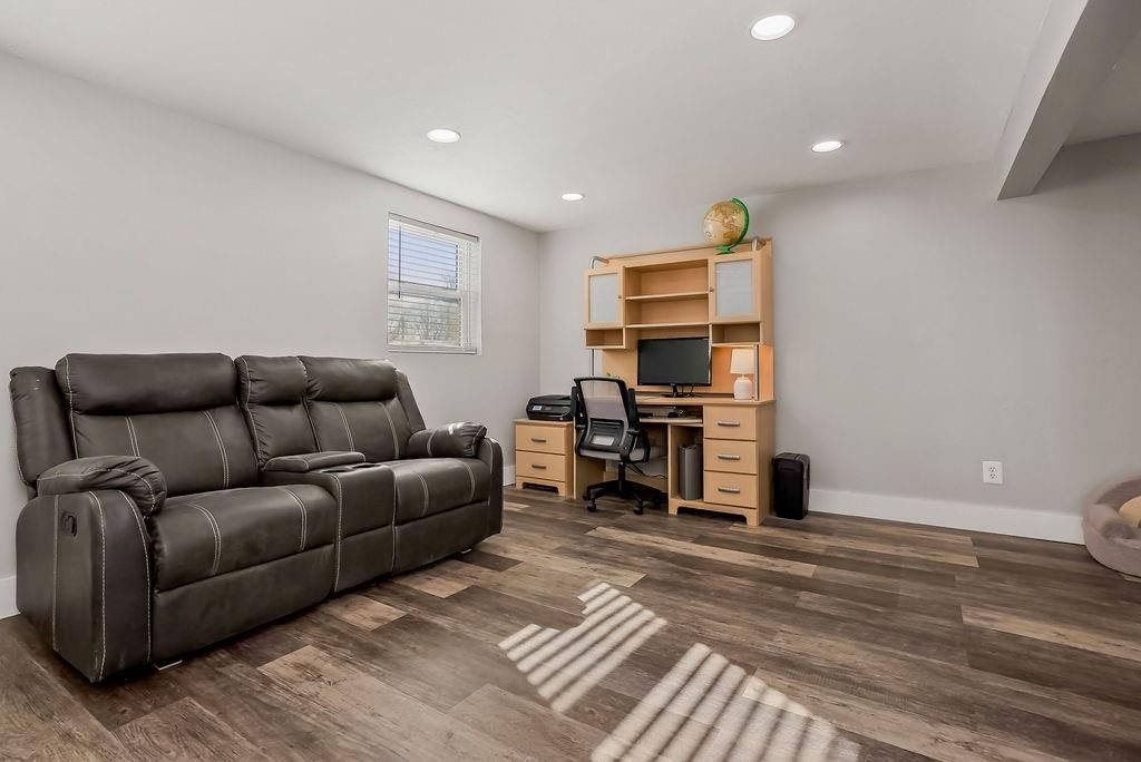 622 NW VILLAGE Drive — photo 22