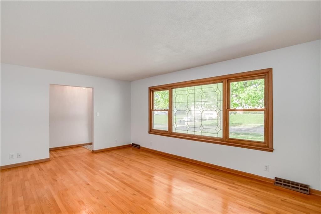 8613 N Boone Street — photo 5