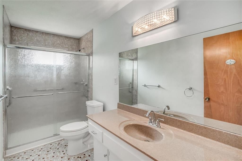 8613 N Boone Street — photo 14