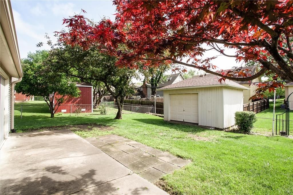 8613 N Boone Street — photo 27
