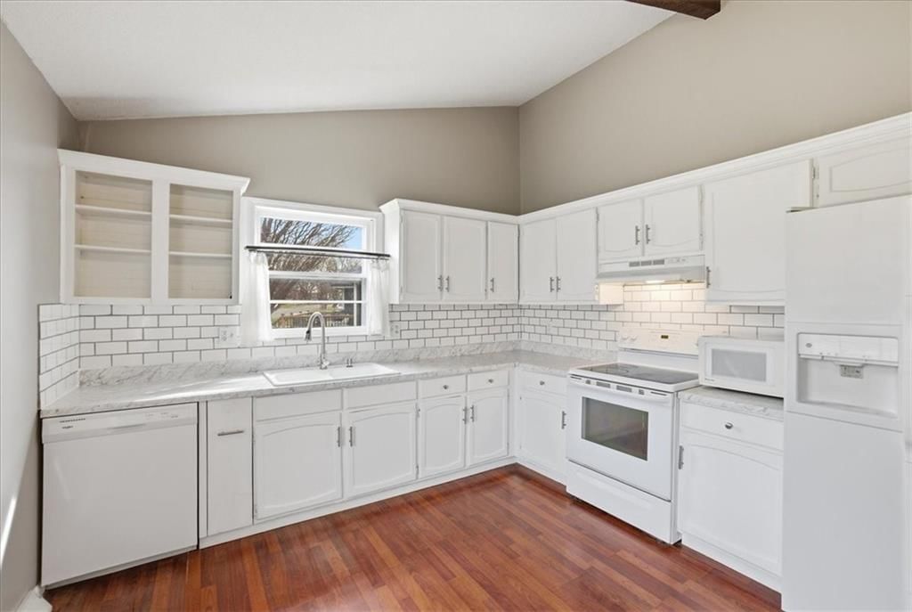 407 SW Glendana Street — photo 9