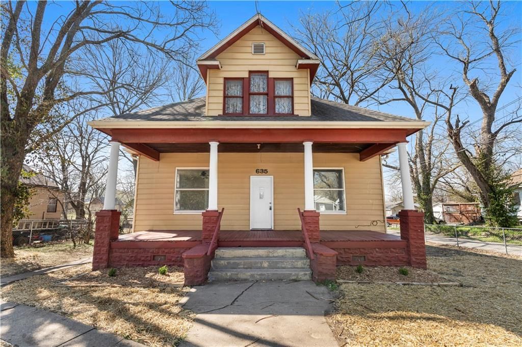 635 N Cedar Street, Nevada, MO