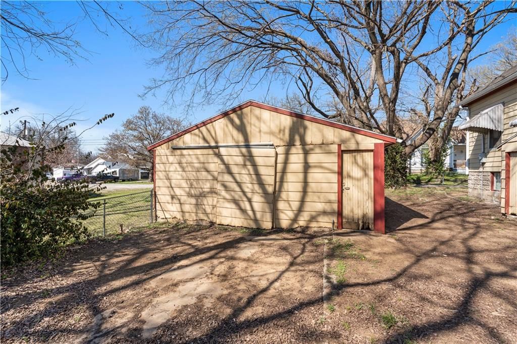635 N Cedar Street — photo 6