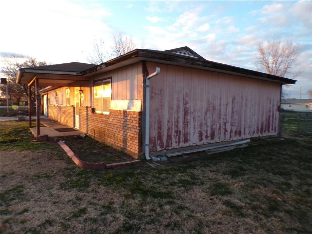 105 S Holiday Lane — photo 3