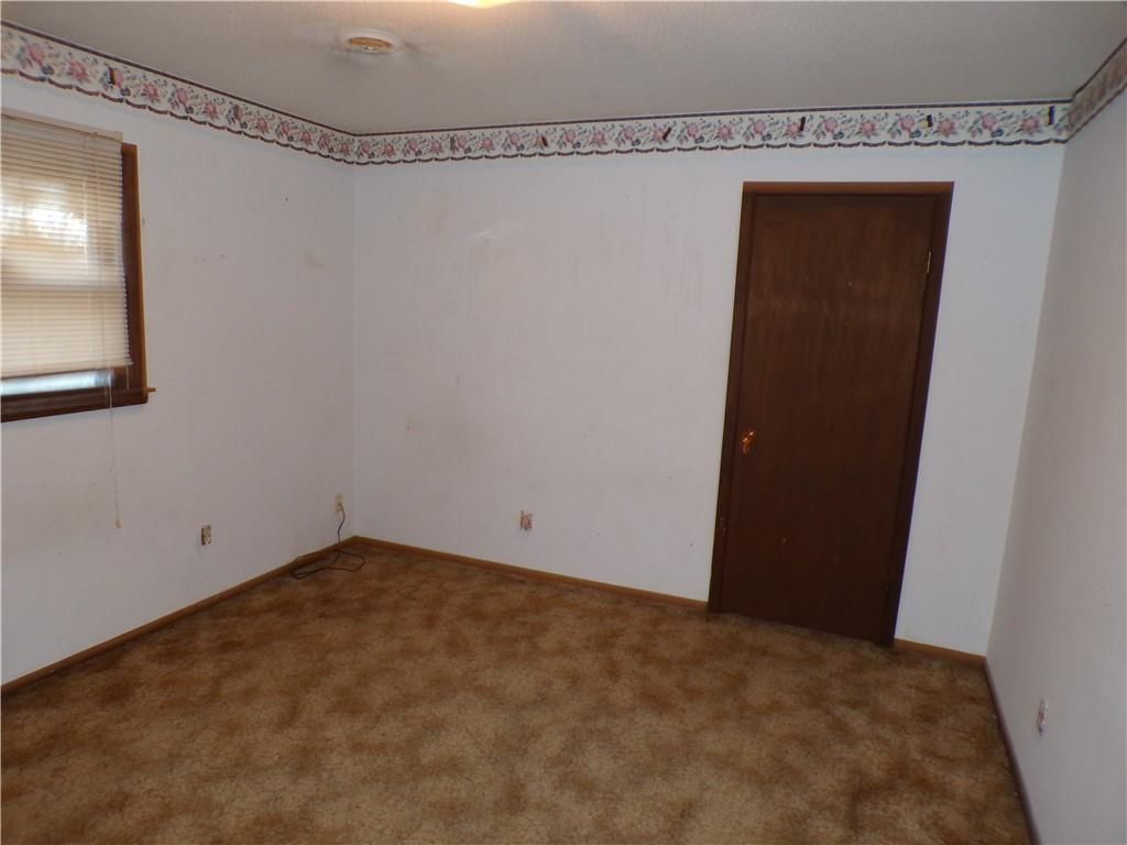 105 S Holiday Lane — photo 9