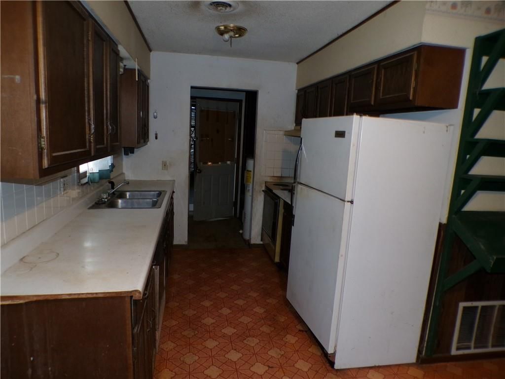 105 S Holiday Lane — photo 10