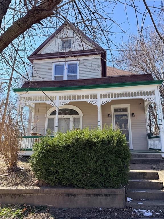 912 S 14th Street, St Joseph, MO