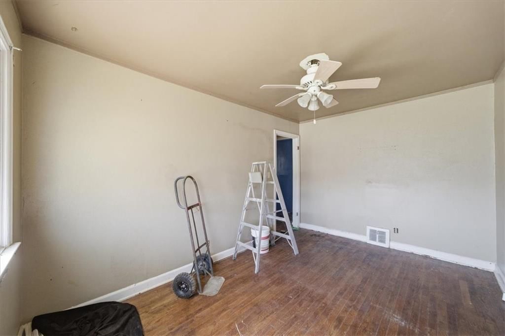 4326 Monroe Avenue — photo 6