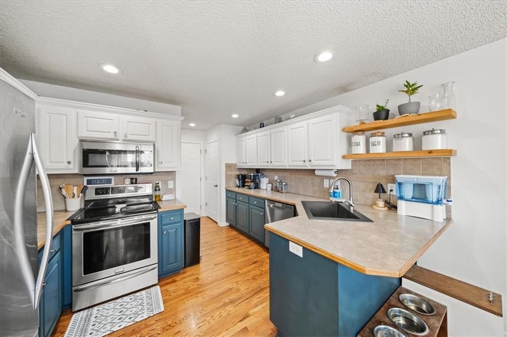 803 NW Redbud Drive — photo 8