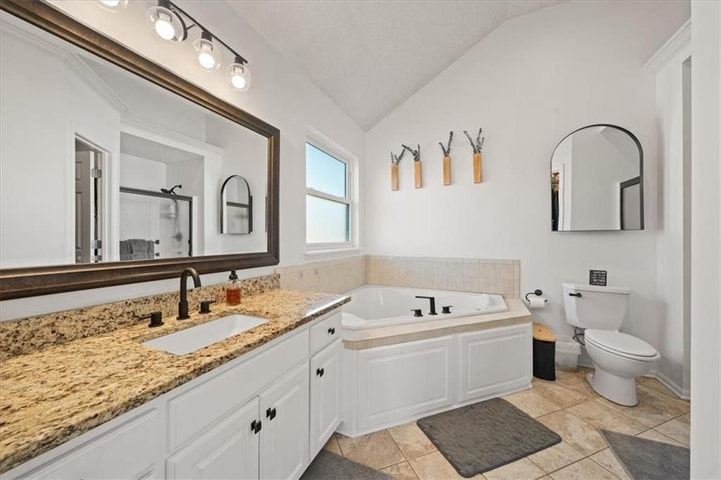 803 NW Redbud Drive — photo 13