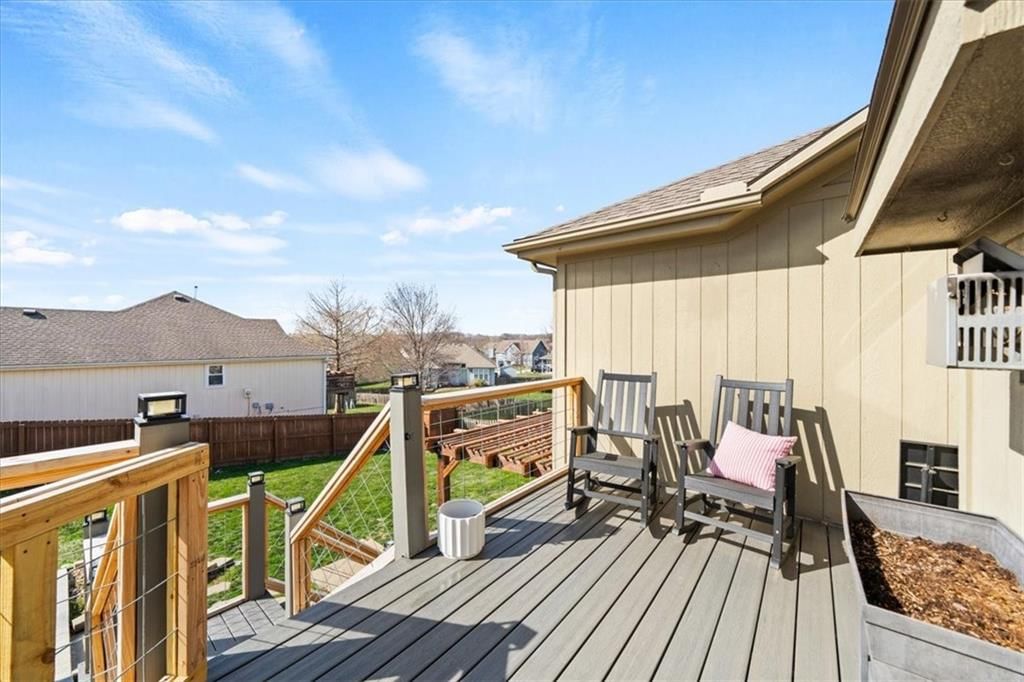 803 NW Redbud Drive — photo 23