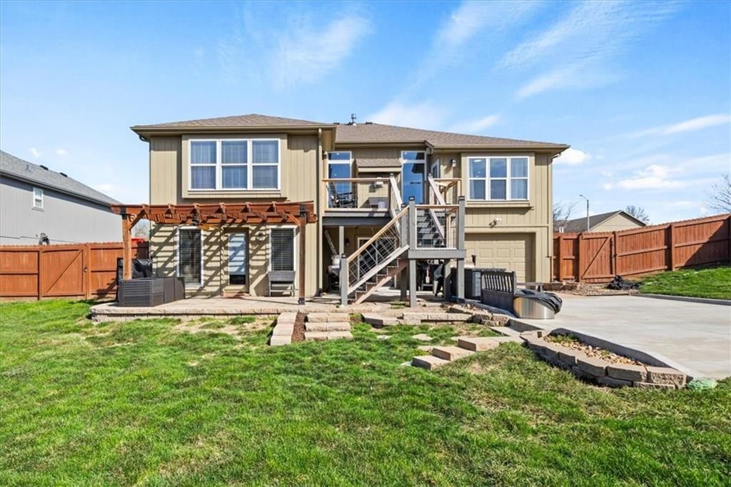 803 NW Redbud Drive — photo 27
