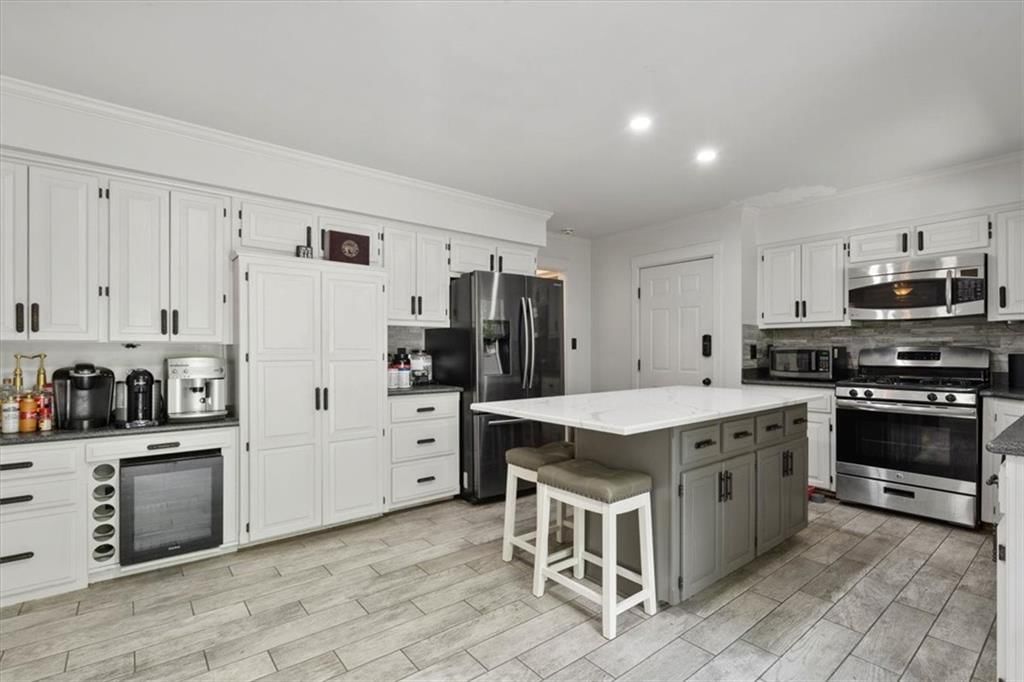 15320 W 92nd Place — photo 11