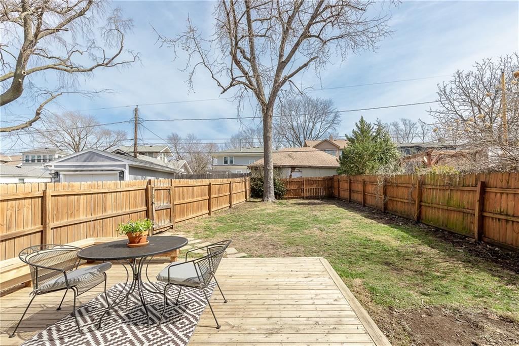 5827 Cherry Street — photo 29