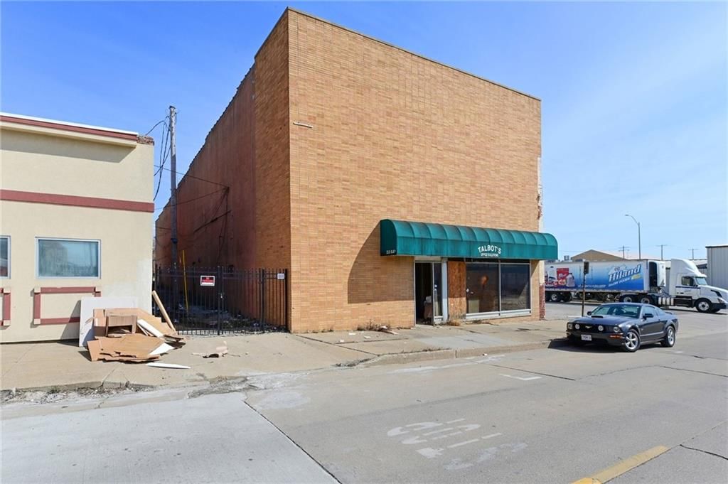213 S 5th Street — photo 2