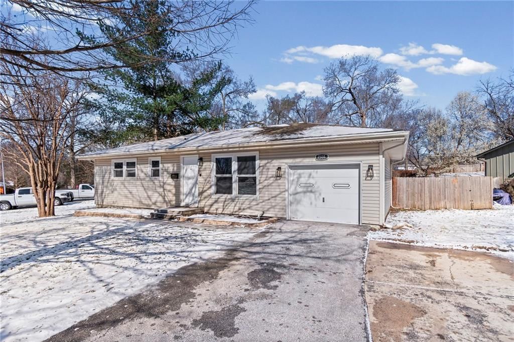 1508 NE Shady Lane Drive — photo 3