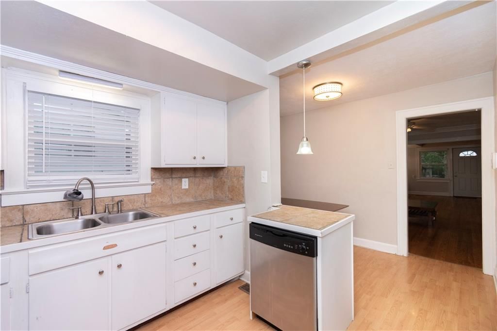 5331 Charlotte Street — photo 10