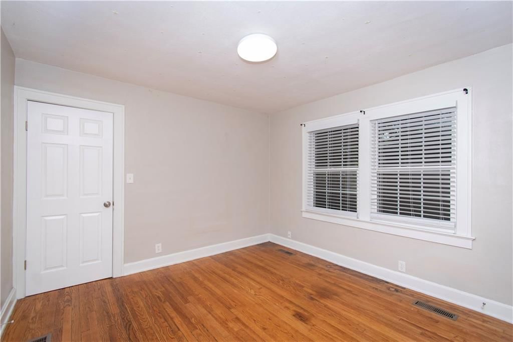 5331 Charlotte Street — photo 12