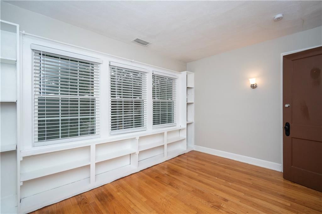 5331 Charlotte Street — photo 13