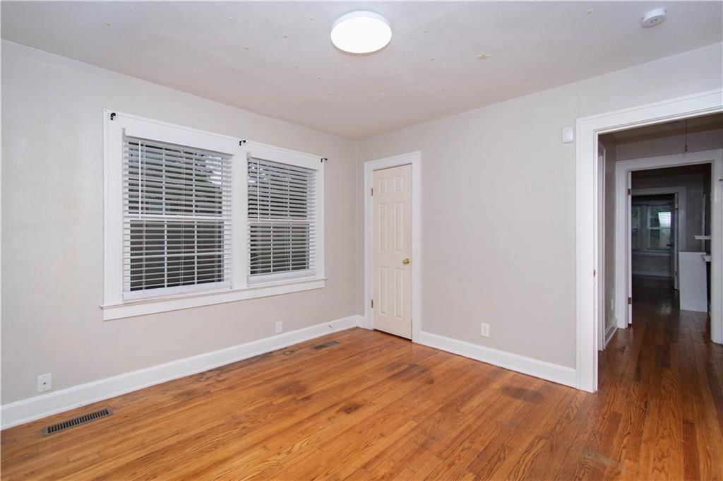 5331 Charlotte Street — photo 18