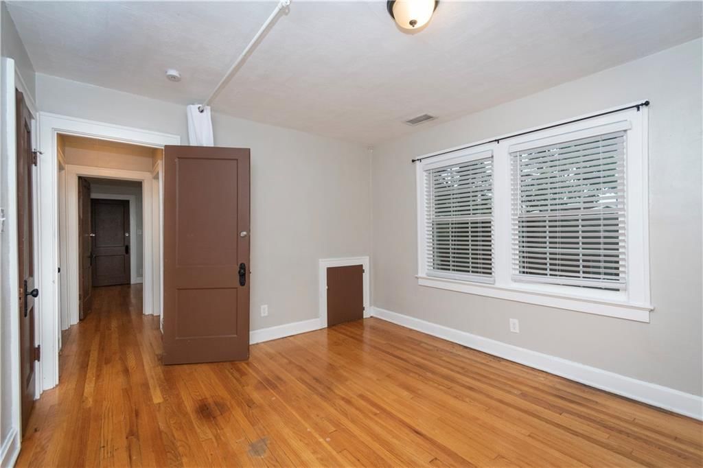 5331 Charlotte Street — photo 24