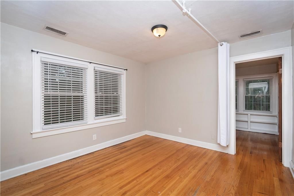 5331 Charlotte Street — photo 25