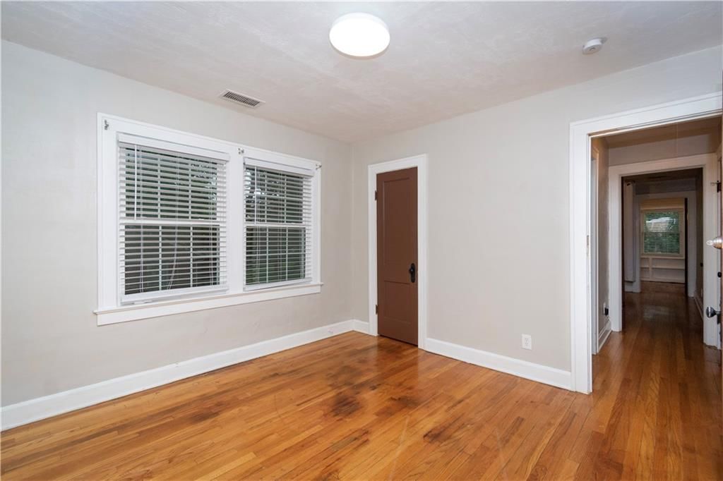 5331 Charlotte Street — photo 29