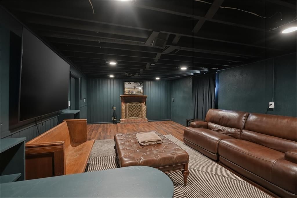 1104 W 93rd Street — photo 32