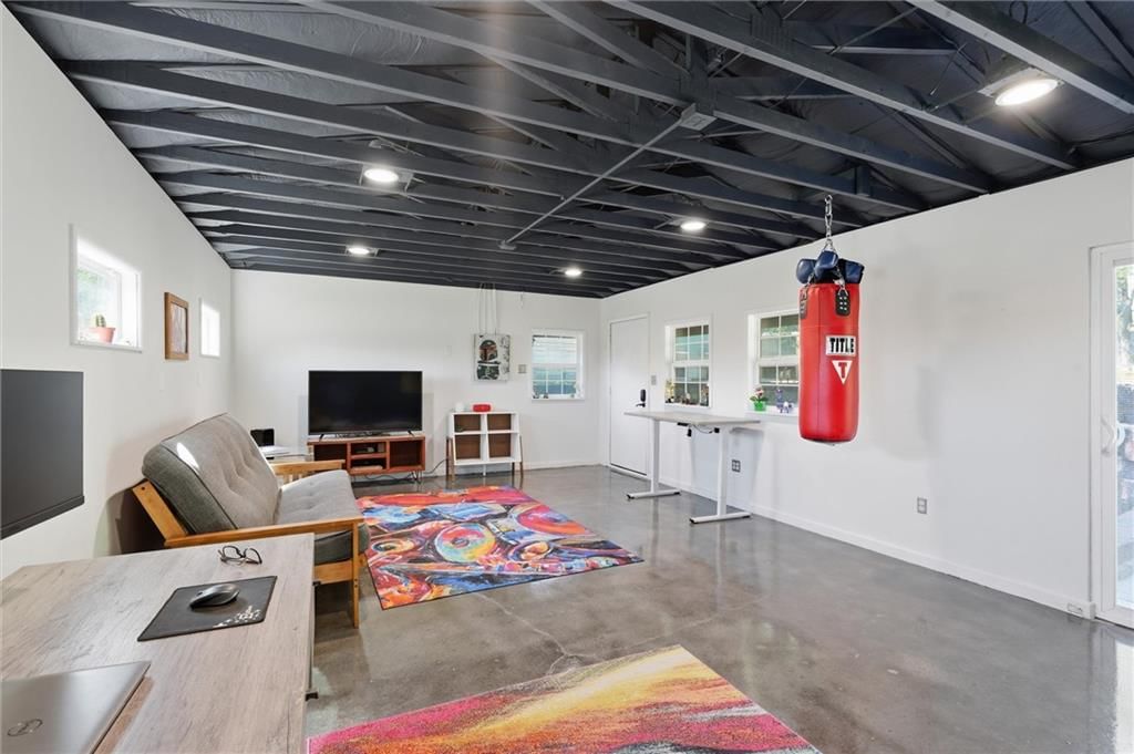 1104 W 93rd Street — photo 35