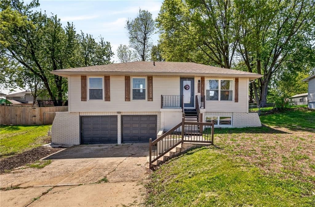 1715 Karlton Way, Excelsior Springs, MO