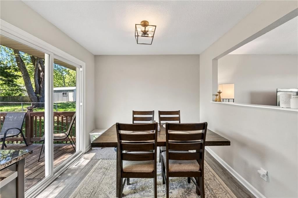 1715 Karlton Way — photo 10